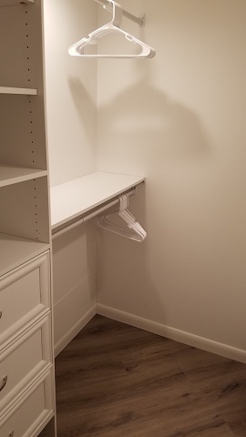 Walkin Closet 1